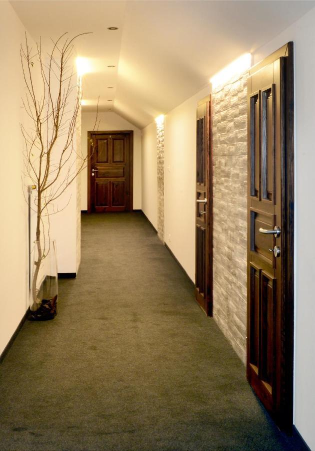 Hotel Restaurace a penzion pod hradem Zlín Esterno foto